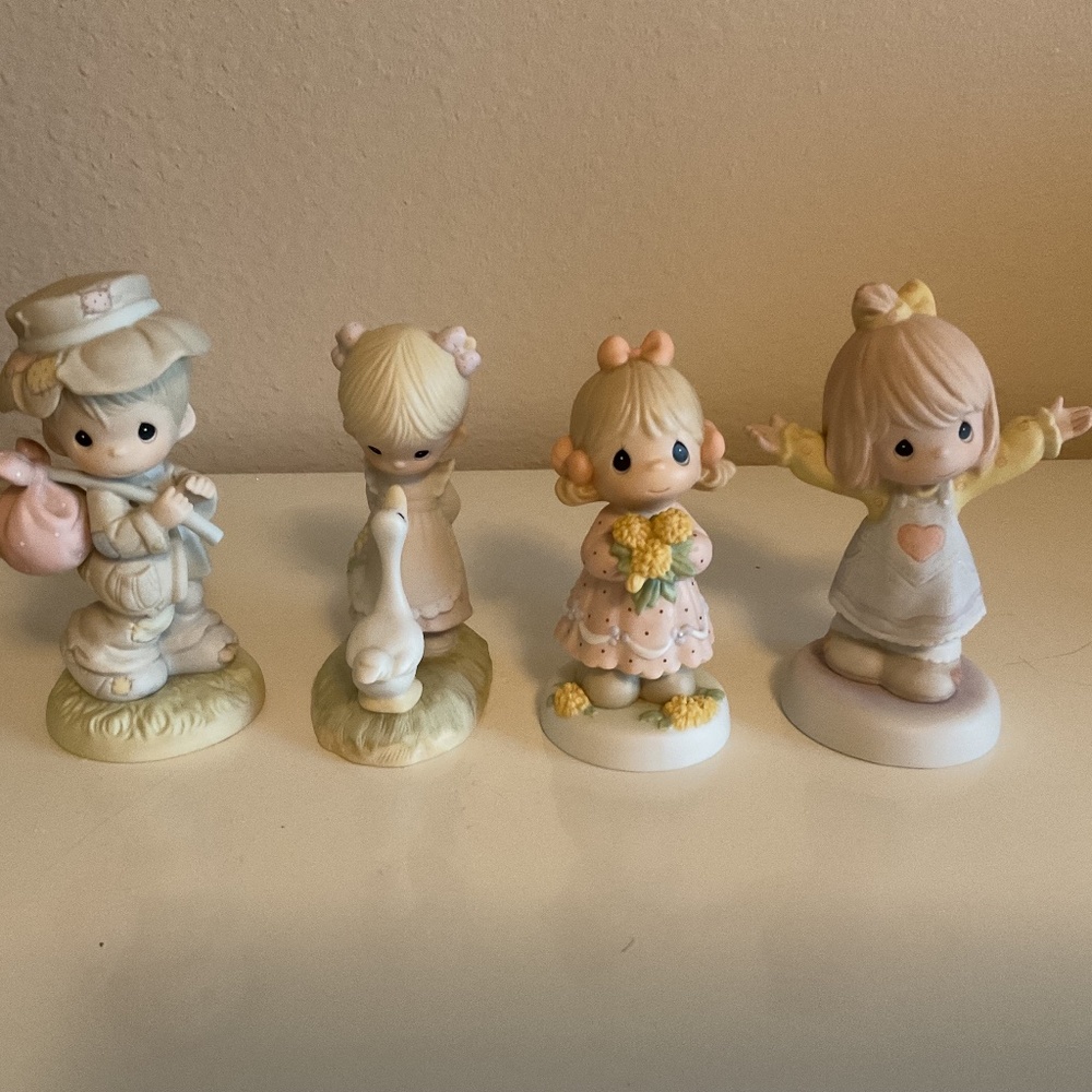 Precious Moments Figures